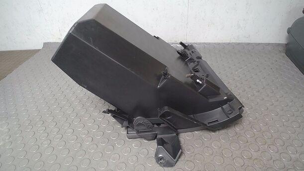 Foto: HANDSCHUHFACH eines Ford Focus C-MAX 1.6 GL