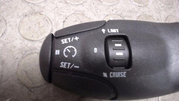 Foto: SCHALTER TEMPOMAT eines Citroen C3 Picasso HDi 90 FAP GL