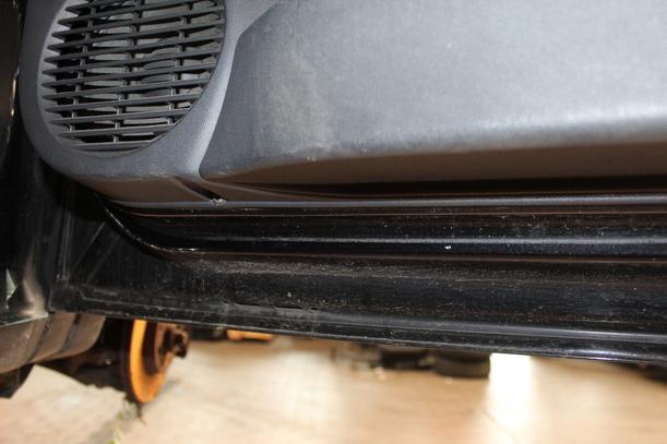 Foto: TÜR VORN RECHTS (4-TÜRER) eines Opel Corsa 1.0 12V GL