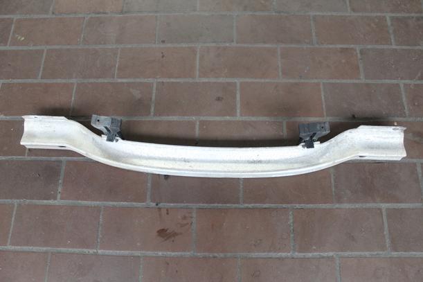 Foto: VERSTÄRKUNG HINTEN eines Opel Corsa 1.0 12V GL