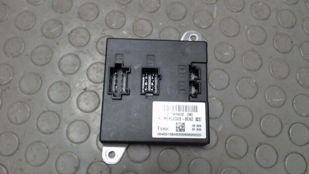 Foto: ELEKTRONIKMODUL / SIGNALMODUL eines Mercedes-Benz E 320 CDI 4Matic Automatik GL