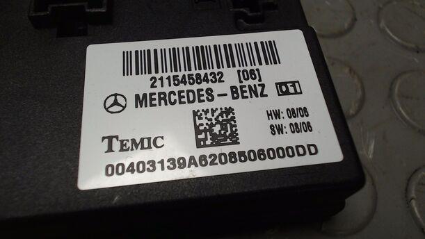 Foto: ELEKTRONIKMODUL / SIGNALMODUL eines Mercedes-Benz E 320 CDI 4Matic Automatik GL