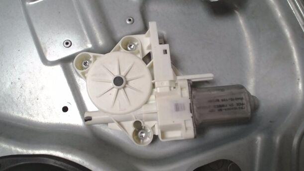 Foto: FENSTERHEBER ELEKTRISCH VORN LINKS ( OHNE STEUERGERÄT ) eines Ford Focus C-MAX 1.6 GL