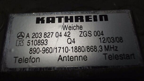 Foto: ANTENNENSTEUERGERÄT / ANTENNENWEICHE eines Mercedes-Benz E 320 CDI 4Matic Automatik GL