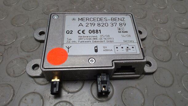 Foto: ANTENNENVERSTÄRKER eines Mercedes-Benz E 320 CDI 4Matic Automatik GL