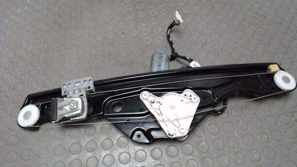 Foto: FENSTERHEBER HINTEN LINKS eines Mercedes-Benz E 320 CDI 4Matic Automatik GL