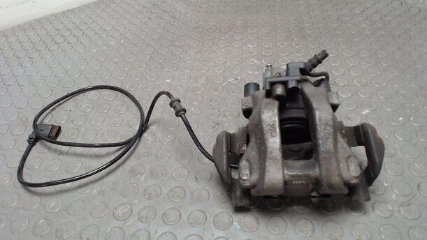 Foto: BREMSSASTTEL HINTEN RECHTS  (ALLRAD) eines Mercedes-Benz E 320 CDI 4Matic Automatik GL