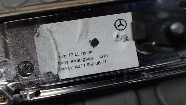 Foto: ZIERLEISTE AMARTURENBRETT eines Mercedes-Benz E 320 CDI 4Matic Automatik GL