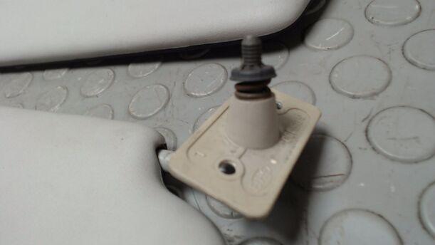 Foto: SONNENBLENDENPAAR eines Ford Sierra GL