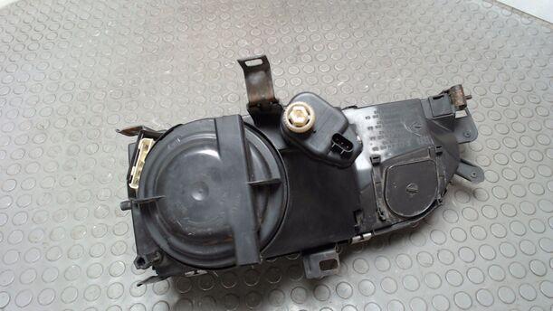 Foto: SCHEINWERFER LINKS ( 87' ) eines Ford Sierra GL