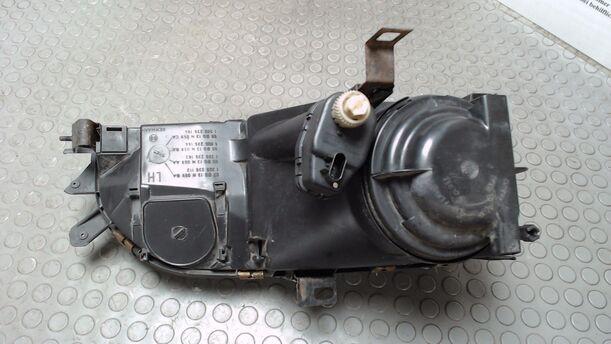 Foto: SCHEINWERFER RECHTS ( 87' ) eines Ford Sierra GL