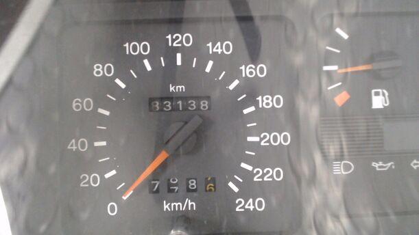 Foto: TACHOEIMHEIT / KOMBIINSTRUMENT eines Ford Sierra GL
