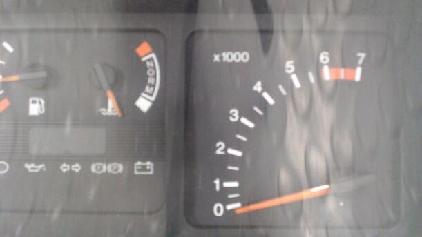 Foto: TACHOEIMHEIT / KOMBIINSTRUMENT eines Ford Sierra GL