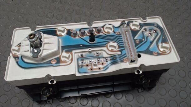 Foto: TACHOEIMHEIT / KOMBIINSTRUMENT eines Ford Sierra GL
