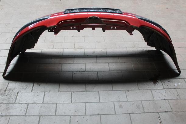 Foto: STOSSFÄNGER/ STOßSTANGE VORN ( LIMOUSINE ) eines VW Golf 1.6 FSI GL