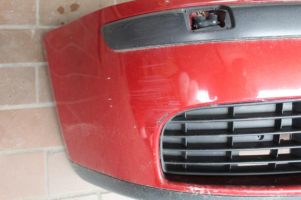 Foto: STOSSFÄNGER/ STOßSTANGE VORN ( LIMOUSINE ) eines VW Golf 1.6 FSI GL