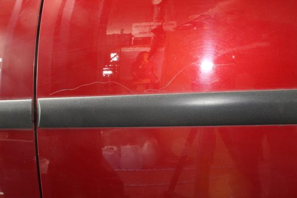 Foto: TÜR HINTEN LINKS ( LIMOUSINE ) eines VW Golf 1.6 FSI GL