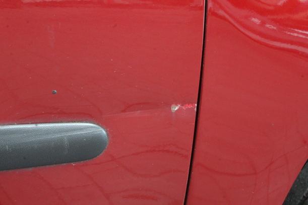 Foto: TÜR VORN RECHTS ( 4/5 TÜRER ) eines VW Golf 1.6 FSI GL
