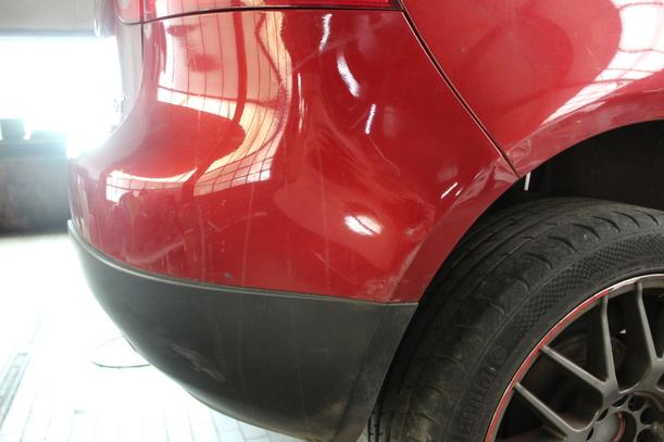 Foto: STOSSFÄNGER/ STOßSTANGE HINTEN ( LIMOUSINE ) eines VW Golf 1.6 FSI GL