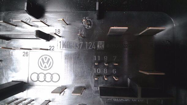 Foto: SICHERUNGSKASTEN ZENTRALELEKTRIK eines VW Golf 1.6 FSI GL