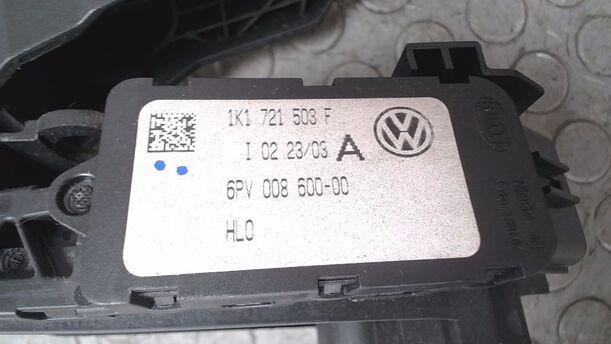 Foto: GASPEDAL eines VW Golf 1.6 FSI GL