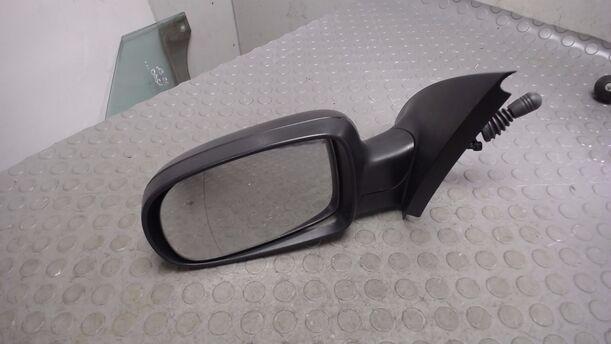 Foto: AUSSENSPIEGEL MECH. INNENVERSTELLBAR LINKS UNLACKIERT eines Opel Corsa 1.0 12V GL
