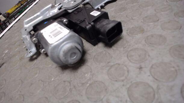 Foto: FENSTERHEBER ELEKTR. VORN  LINKS (4/5-Türer) eines Opel Corsa 1.0 12V GL