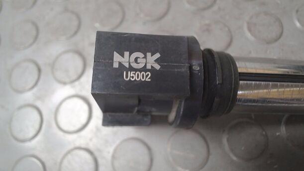 Foto: ZÜNDSPULE ( NGK ) eines VW Golf 1.6 FSI GL