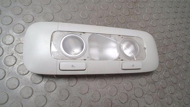 Foto: INNENLEUCHTE/ INNENBELEUCHTUNG HINTEN eines VW Golf 1.6 FSI GL