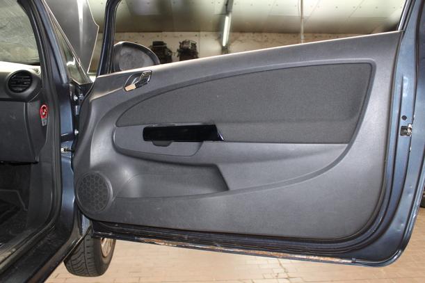 Foto: TÜRVORN RECHTS (2/3-TÜRER) eines Opel Corsa 1.0 12V GL