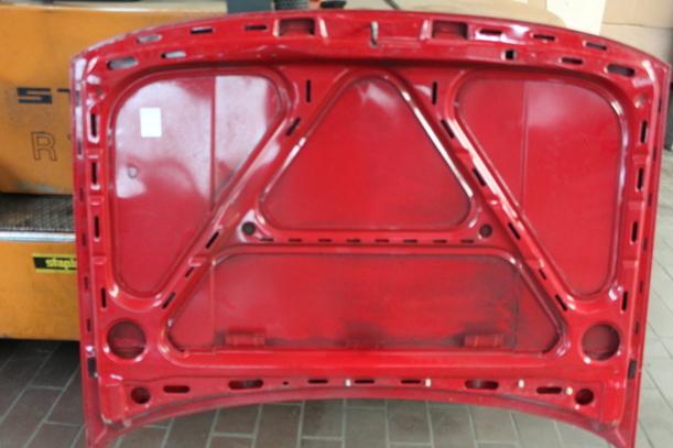 Foto: MOTORHAUBE ( LACKIERUNGSBEDÜRFTIG / VOR MOPF BIS 93 ) eines VW Passat Variant 1.8 GL