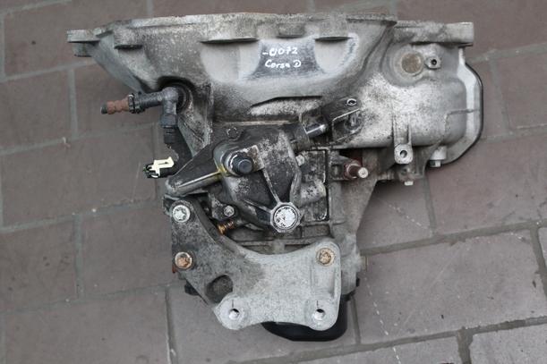 Foto: SCHALTGETRIEBE 5-GANG eines Opel Corsa 1.0 12V GL