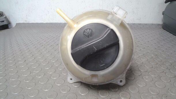 Foto: AUSGLEICHSBEHÄLTER eines VW Passat Variant 1.8 GL