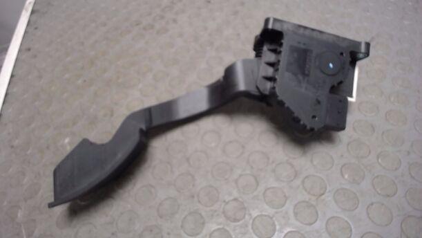 Foto: GASPEDAL eines Opel Corsa 1.0 12V GL