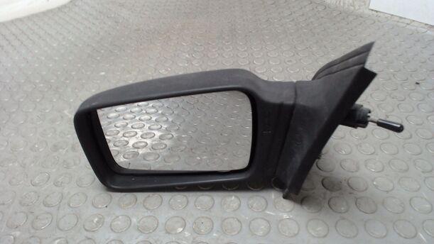 Foto: AUSSENSPIEGEL LINKS MECHANISCH VERSTELLBAR eines Ford Sierra GL