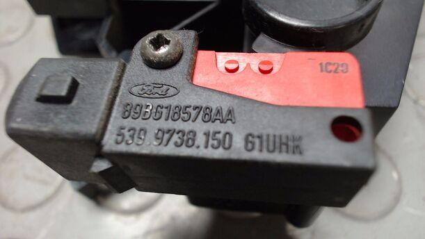 Foto: HEIZUNGSBETÄTIGUNG / HEIZUNGSREGLER eines Ford Sierra GL