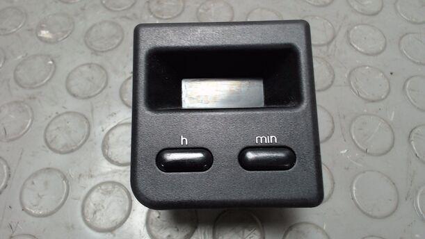 Foto: UHR / DISPLAY eines Ford Sierra GL