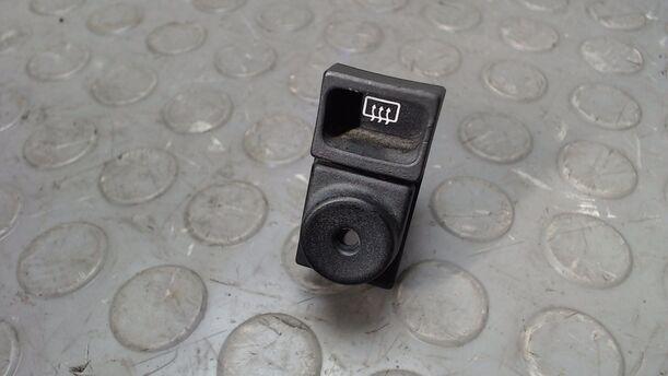 Foto: SCHALTER SCHEIBENHEIZUNG HINTEN eines Ford Sierra GL