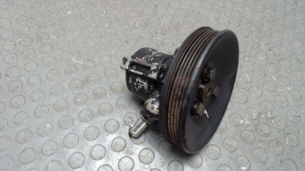 Foto: PUMPE SERVOLENKUNG / SERVOPUMPE eines Ford Sierra GL