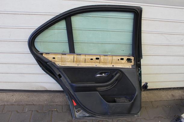 Foto: TÜR HINTEN LINKS eines BMW 520i GL