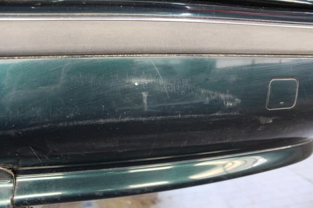 Foto: STOSSFÄNGER / STOßSTANGE HINTEN eines BMW 520i GL