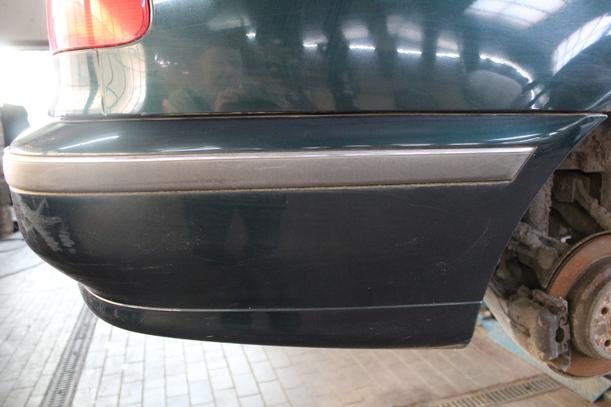 Foto: STOSSFÄNGER / STOßSTANGE HINTEN eines BMW 520i GL