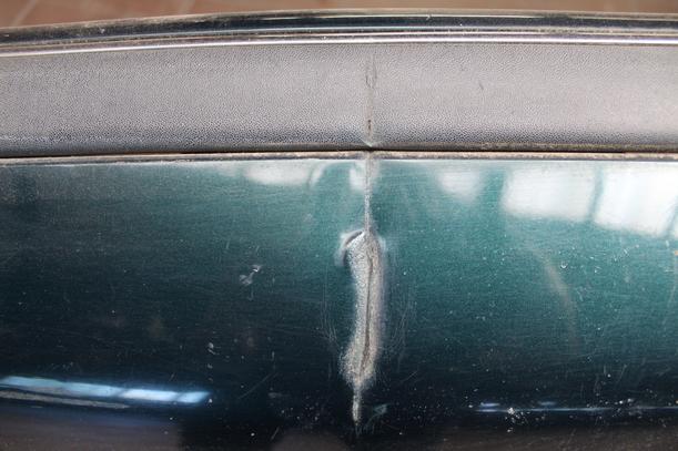Foto: STOSSFÄNGER / STOßSTANGE HINTEN eines BMW 520i GL