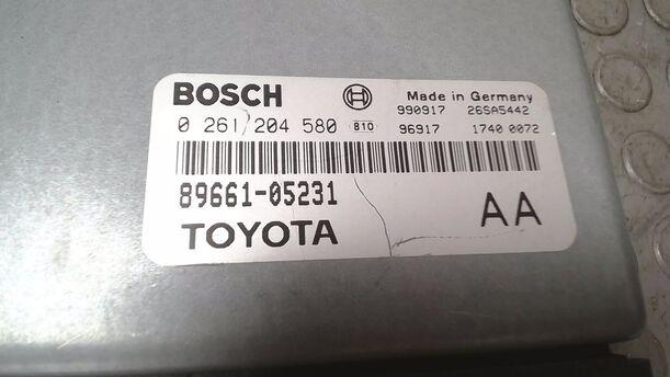 Foto: STEUERGERÄT EINSPRITZUNG/ MOTORSTEUERGERÄT eines Toyota Avensis 1.6 Combi GL