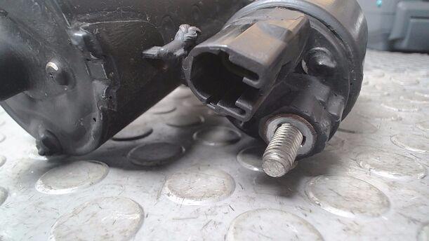 Foto: ANLASSER / STARTER BOSCH eines Toyota Avensis 1.6 Combi GL