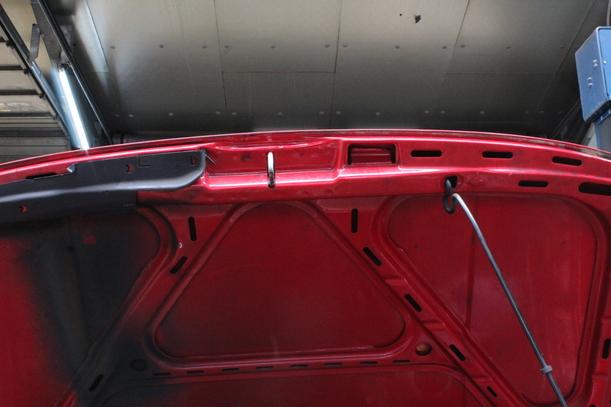 Foto: MOTORHAUBE ( BIS 1993 ) eines VW Passat Variant 1.8 GL