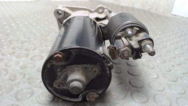 Foto: ANLASSER / STARTER  BOSCH eines BMW 520i GL