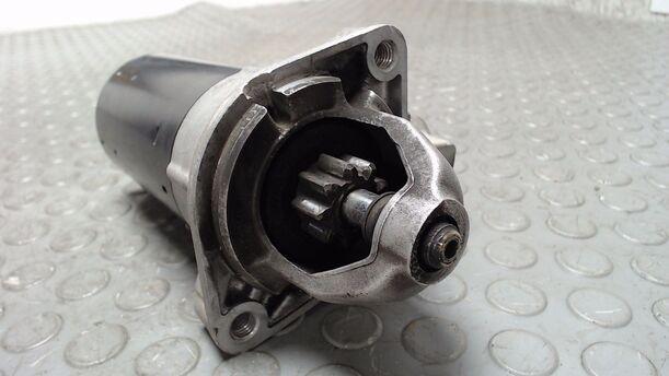 Foto: ANLASSER / STARTER  BOSCH eines BMW 520i GL
