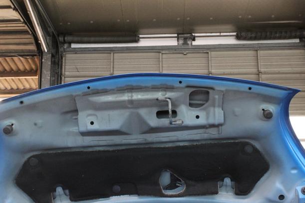 Foto: MOTORHAUBE (BIS 02.2012) eines Citroen C1 1.0 GL