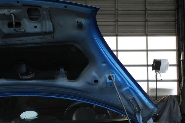 Foto: MOTORHAUBE (BIS 02.2012) eines Citroen C1 1.0 GL
